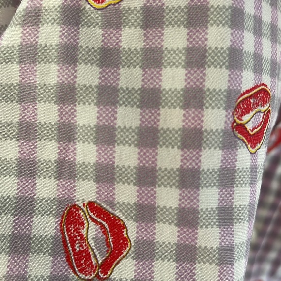 DY Jeans gingham Short sleeve button down shirt with kiss lips size large - Picture 3 of 5